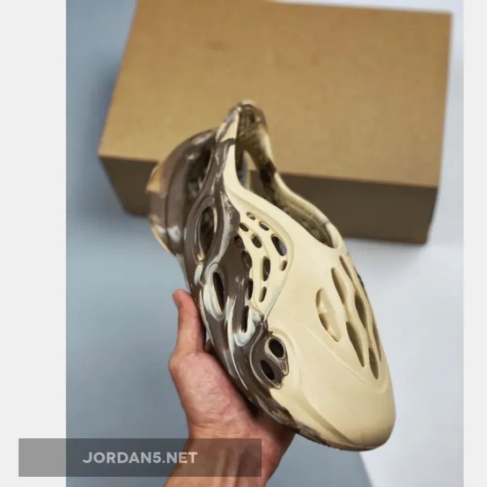 adidas Yeezy Foam Runner “MX Cream Clay” GX8774