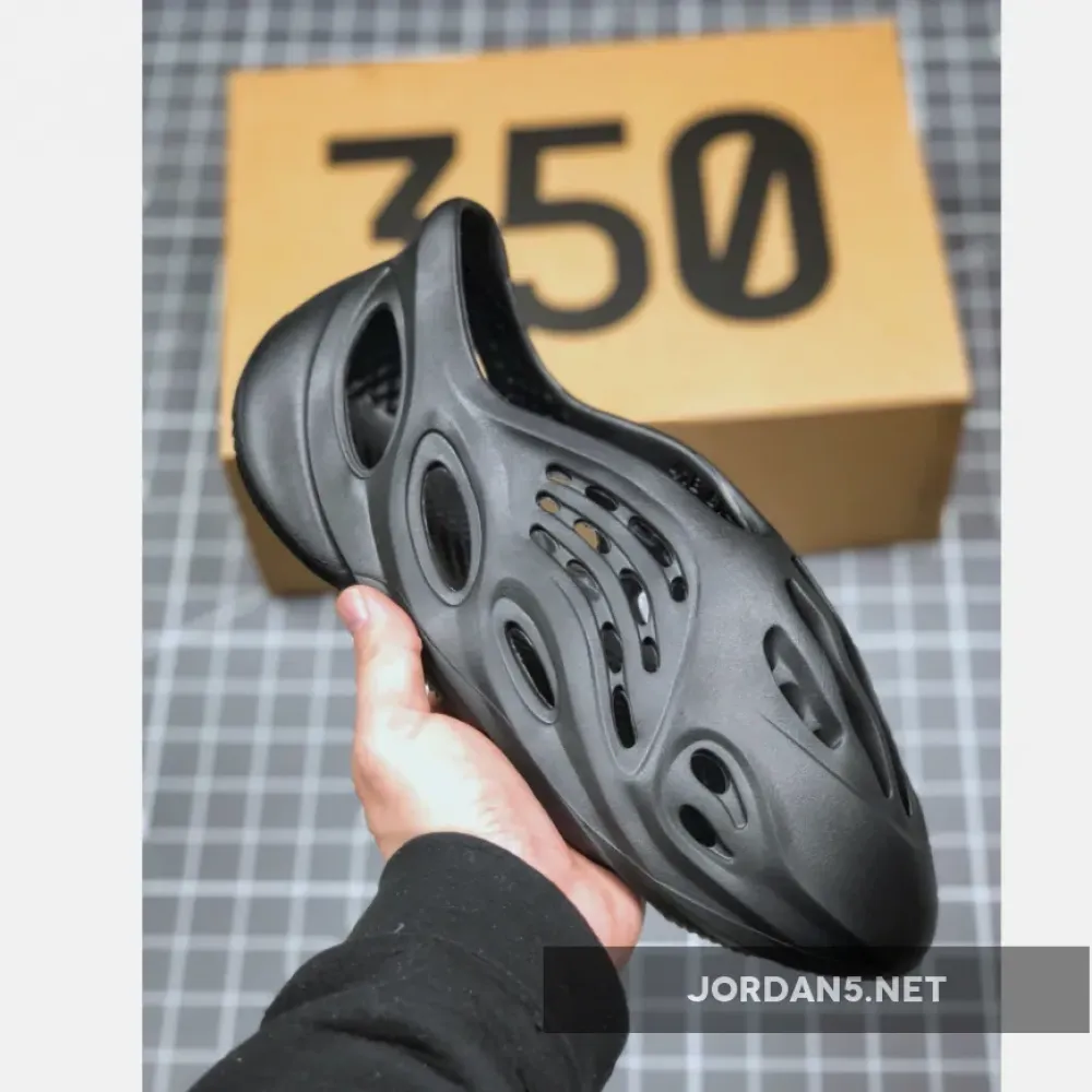 adidas Yeezy Foam Runner Black 1680510091