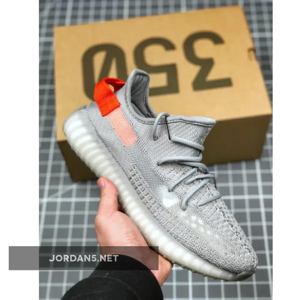 adidas Yeezy Boost 350 v2 “Tail Light”  FX9017