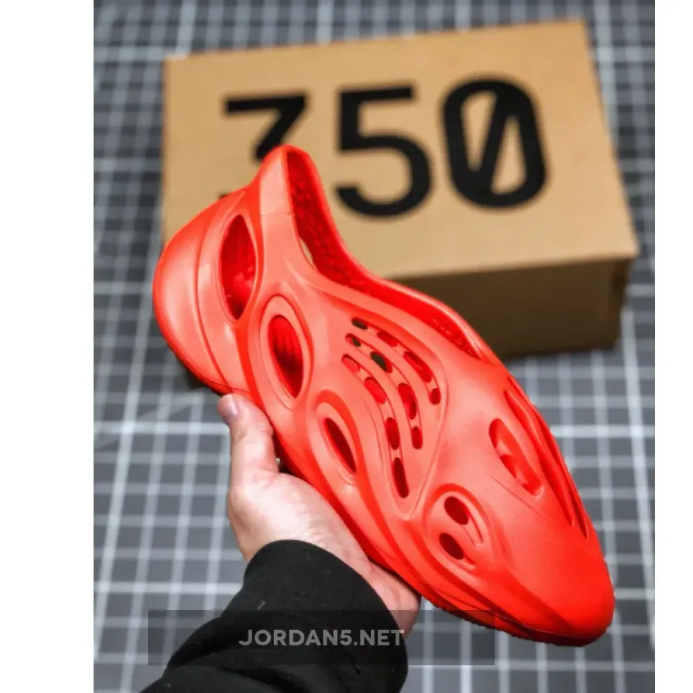 adidas Yeezy Foam Runner Red 1680510091