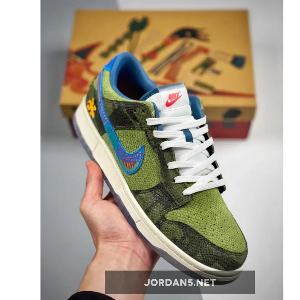 Nike Dunk Low “Siempre Familia”  DO2160-335