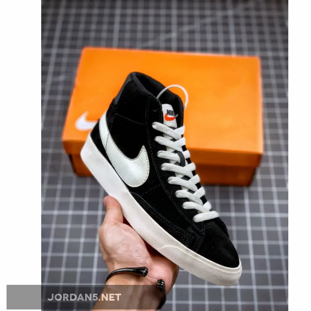 Nike SB Blazer Mid Black/Platinum Tint-Summit White AV9376-001