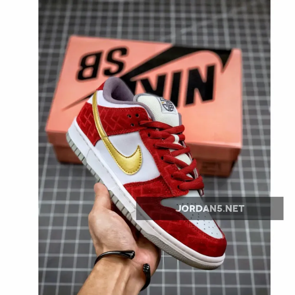 Nike Dunk Low Pro SB ‘Shanghai’ White/Metallic Gold-Redwood 304292-112