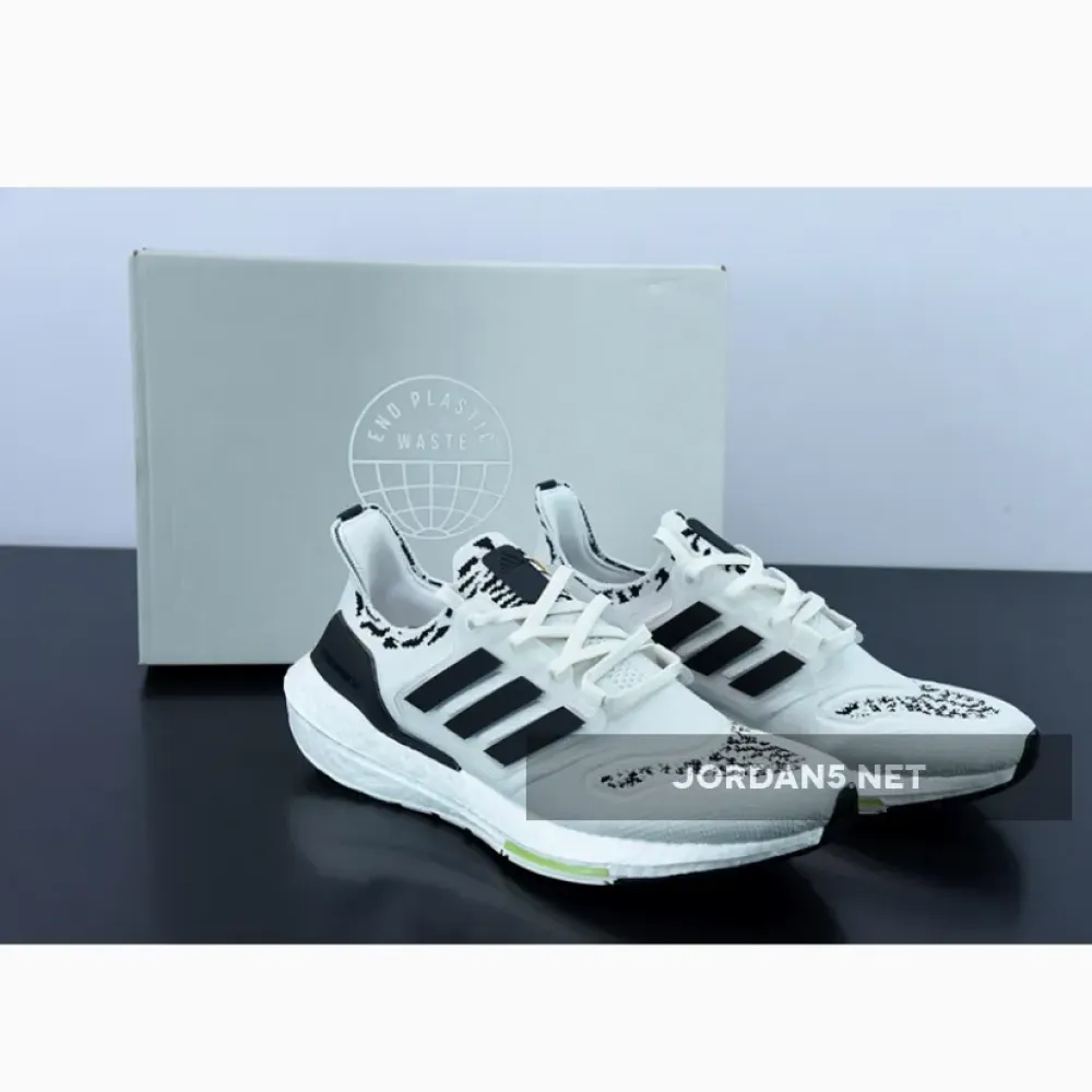 adidas Ultra Boost 22 Non Dyed/Core Black/Almost Lime  GX5573