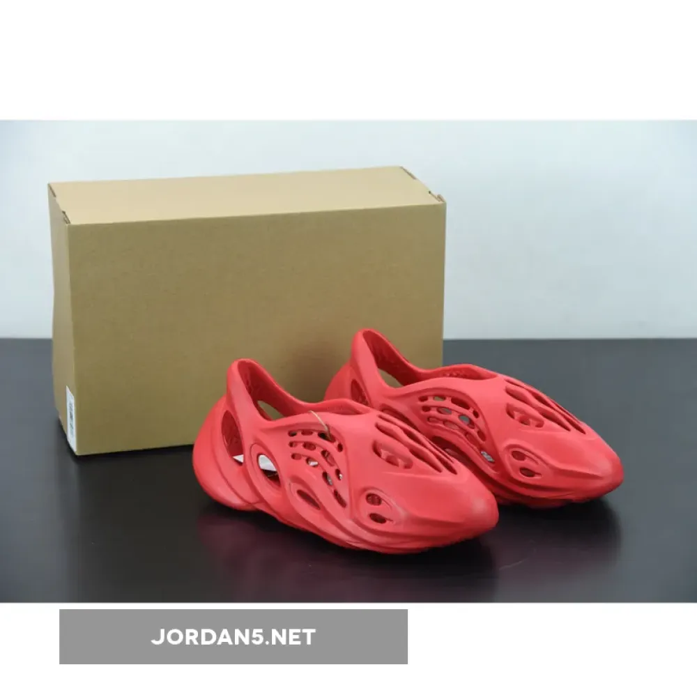 adidas Yeezy Foam Runner “Vermilion”  GW3355