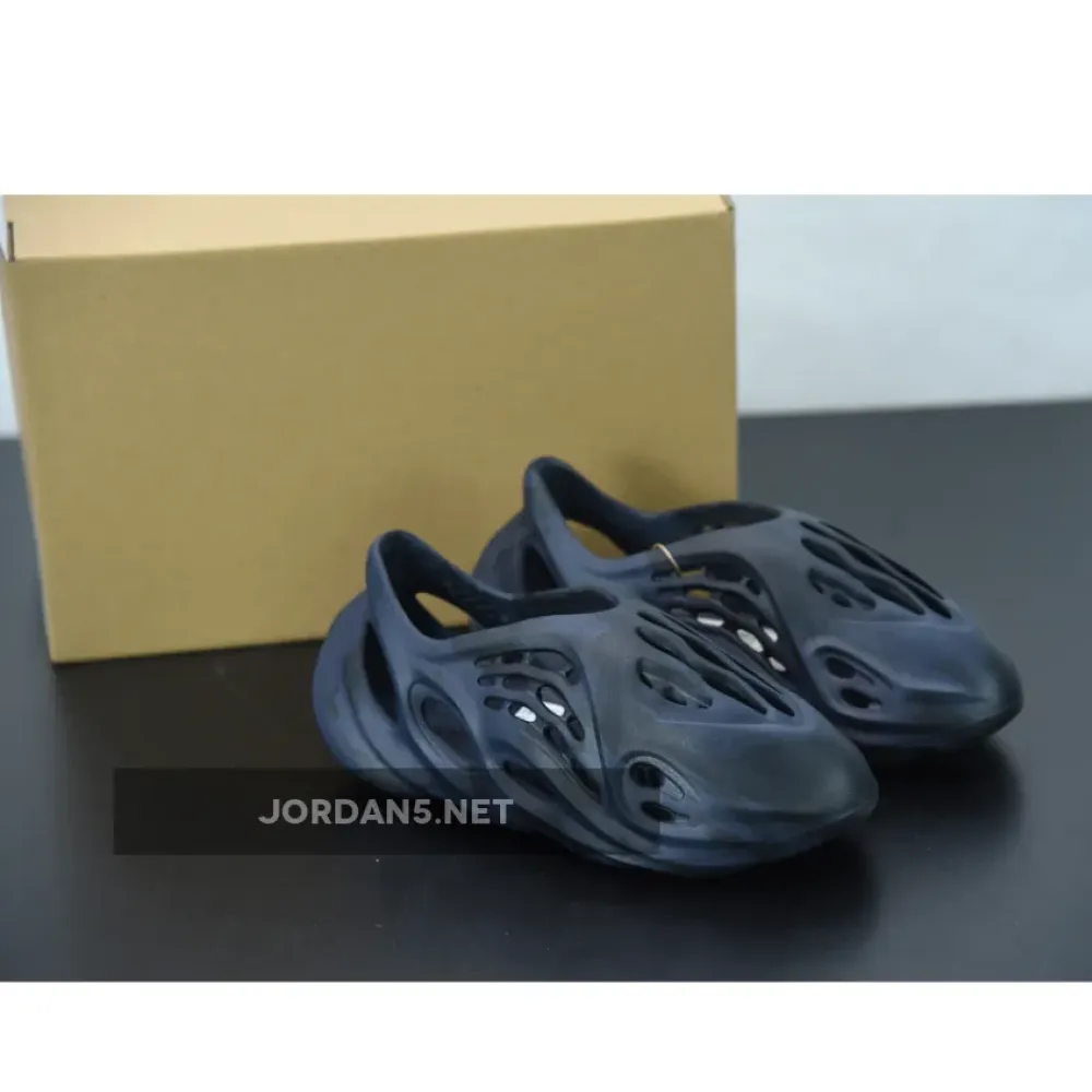 adidas Yeezy Foam Runner “Mineral Blue”  GV7903