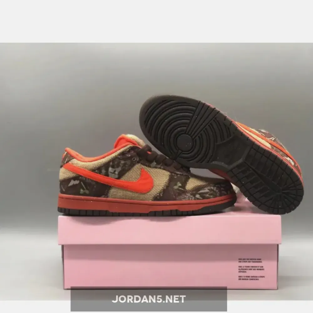 Nike SB Dunk Low “Hunter Reese Forbes” 304292-281