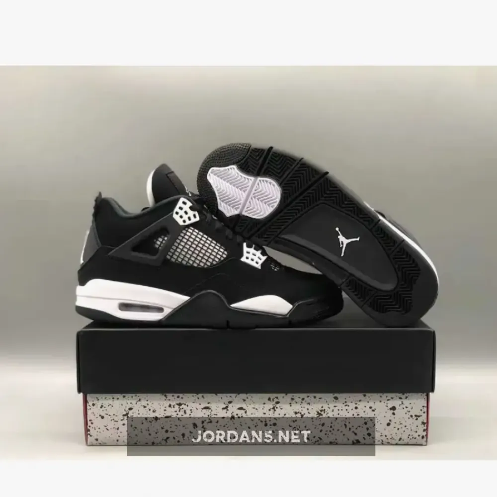 Air Jordan 4 “White Thunder” FQ8138-001