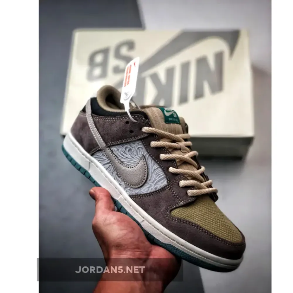 Nike SB Dunk Low Big Money Savings  FZ3129-200