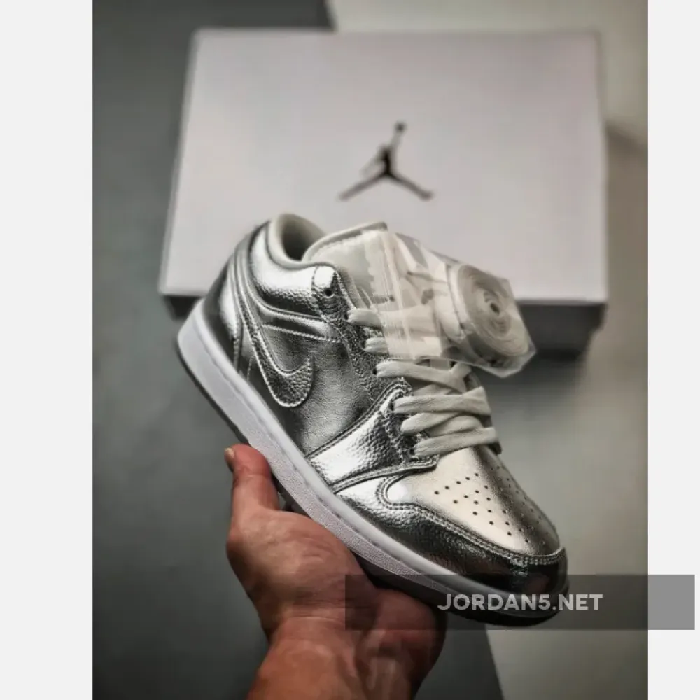 Air Jordan 1 Low Metallic Silver/Photon Dust  FN5030-001