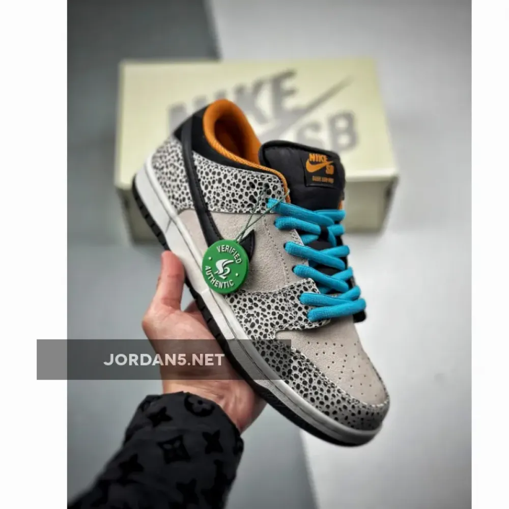 Nike SB Dunk Low “Safari”  FZ1233-002