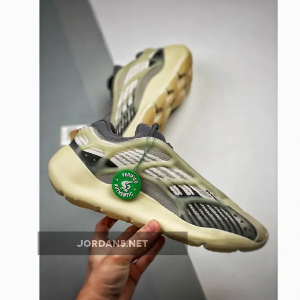 adidas Yeezy 700 v3 “Fade Salt”  ID1674