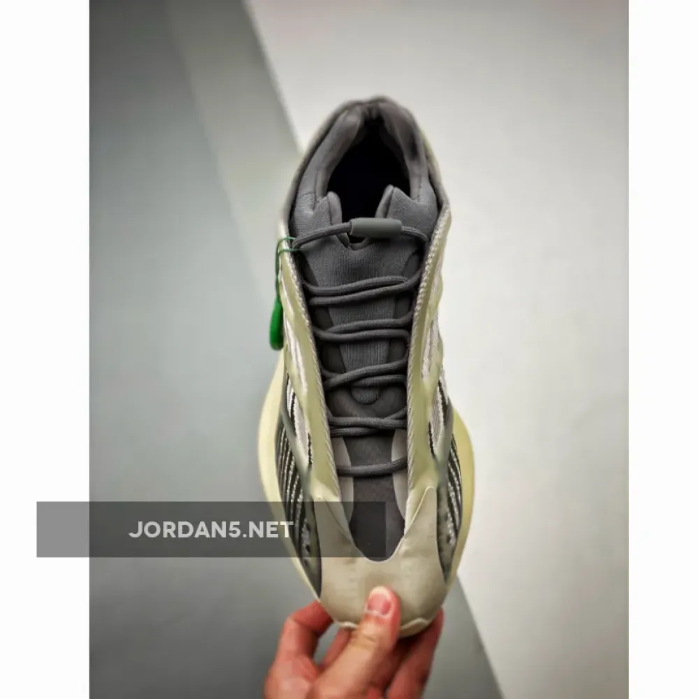 adidas Yeezy 700 v3 “Fade Salt”  ID1674