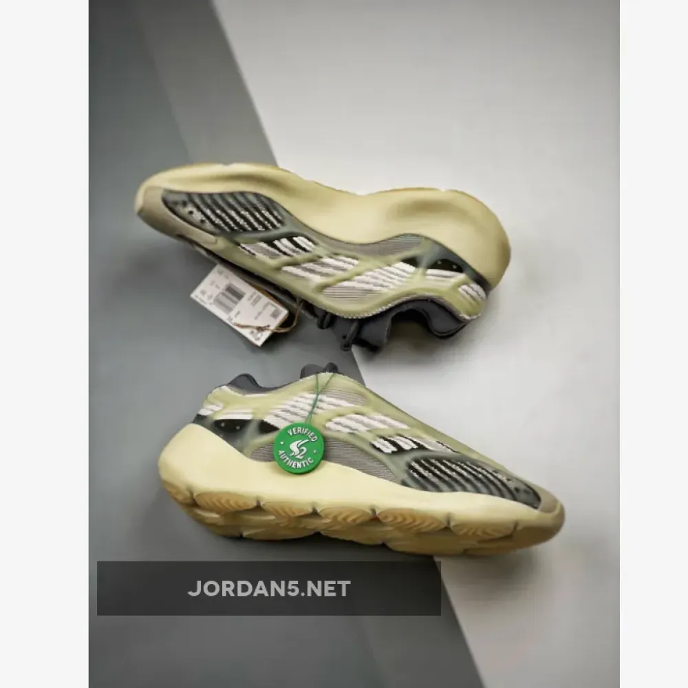 adidas Yeezy 700 v3 “Fade Salt”  ID1674