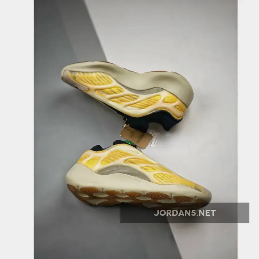 adidas Yeezy 700 V3 “Mono Safflower”  HP5425