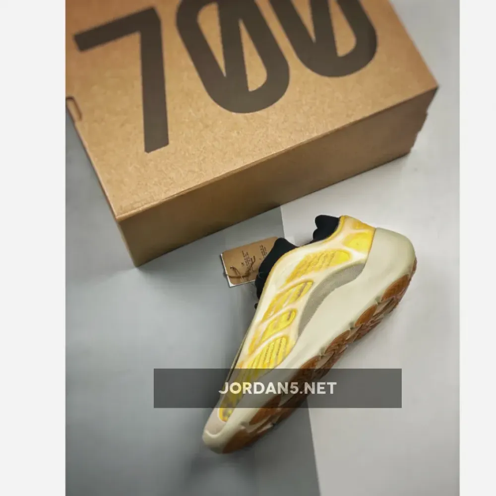 adidas Yeezy 700 V3 “Mono Safflower”  HP5425