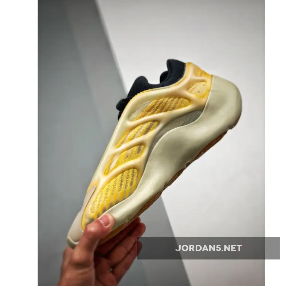 adidas Yeezy 700 V3 “Mono Safflower”  HP5425