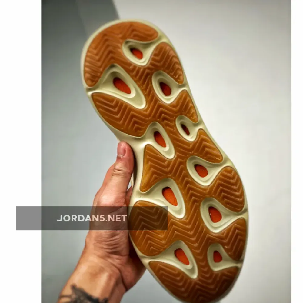 adidas Yeezy 700 V3 “Mono Safflower”  HP5425