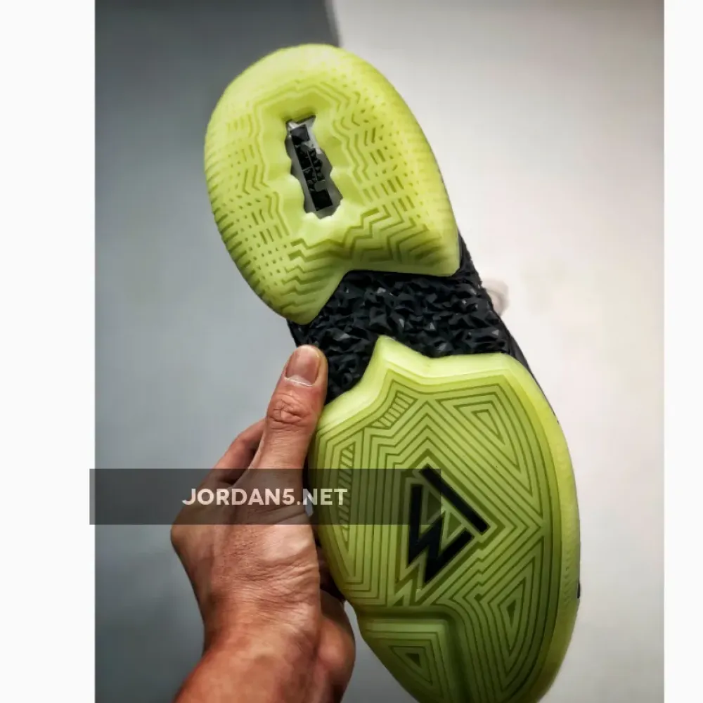 Nike LeBron Ambassador 13 ‘Yeezy’ CQ9329-001