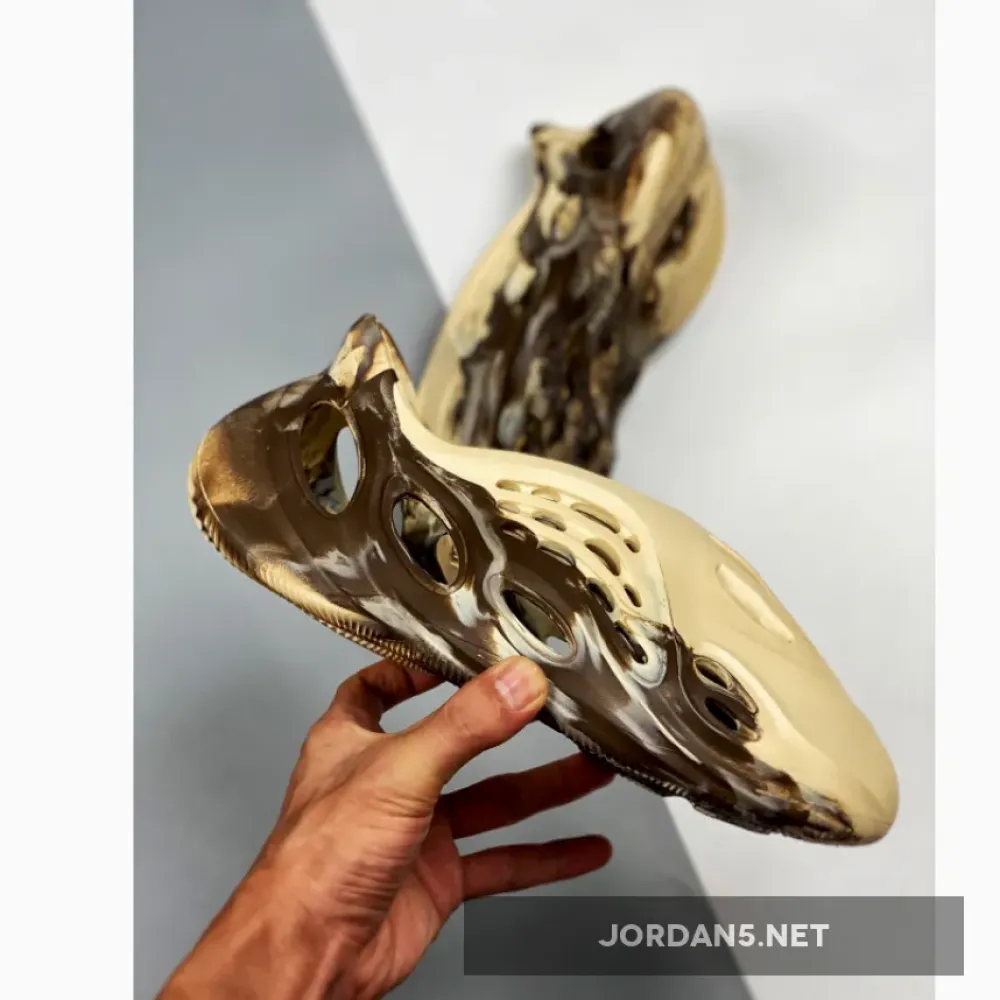 adidas Yeezy Foam Runner “MX Cream Clay” GX8774