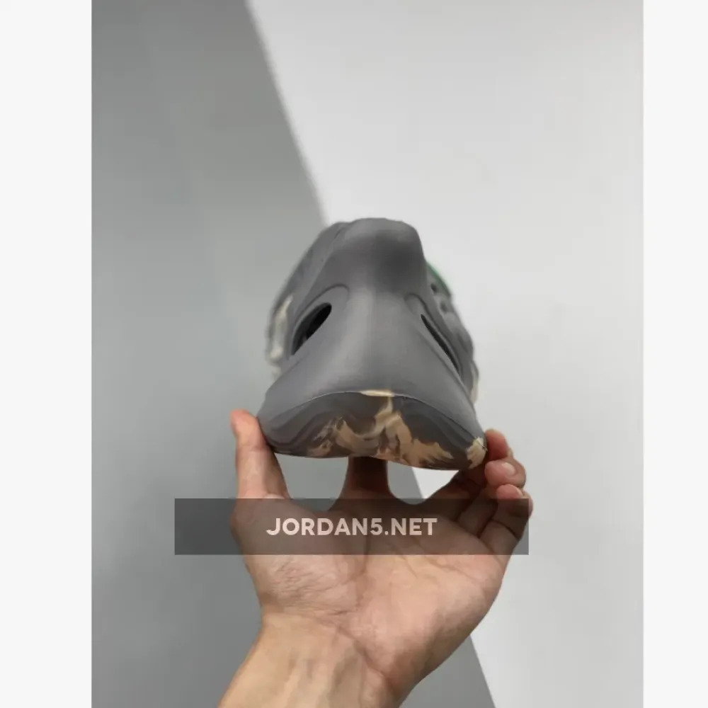 adidas Yeezy Foam Runner “MXT Moon Grey” GV7904