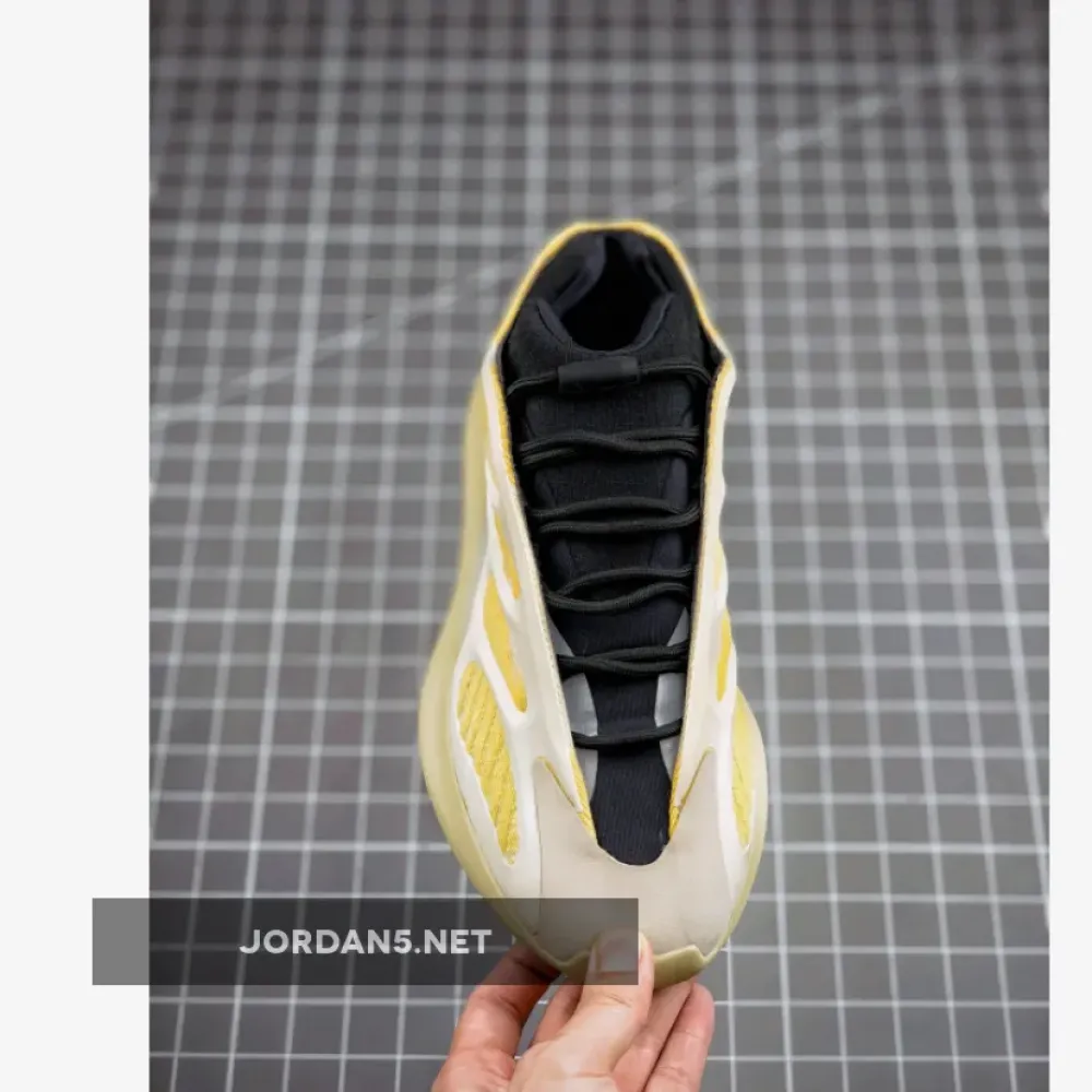adidas Yeezy 700 V3 “Safflower”  G54853