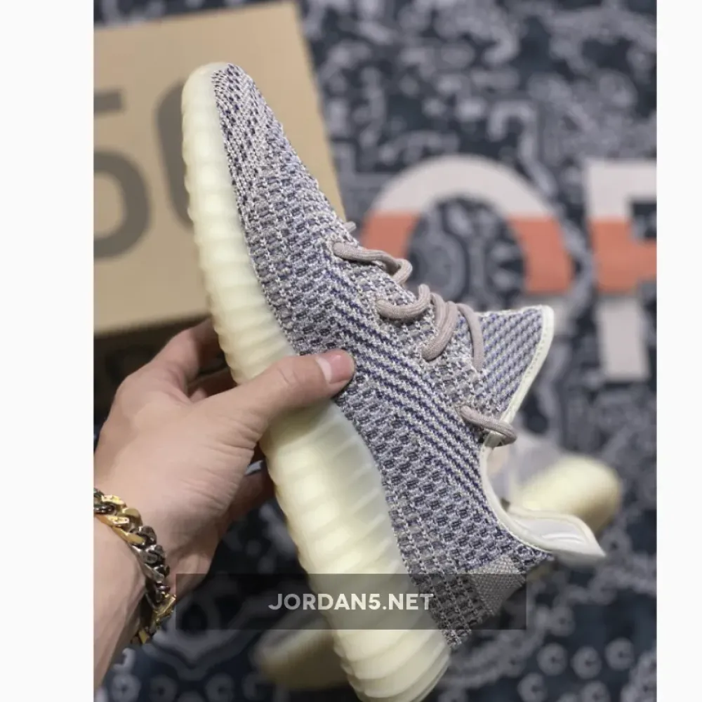 adidas Yeezy Boost 350 v2 “Ash Pearl”  GY7658