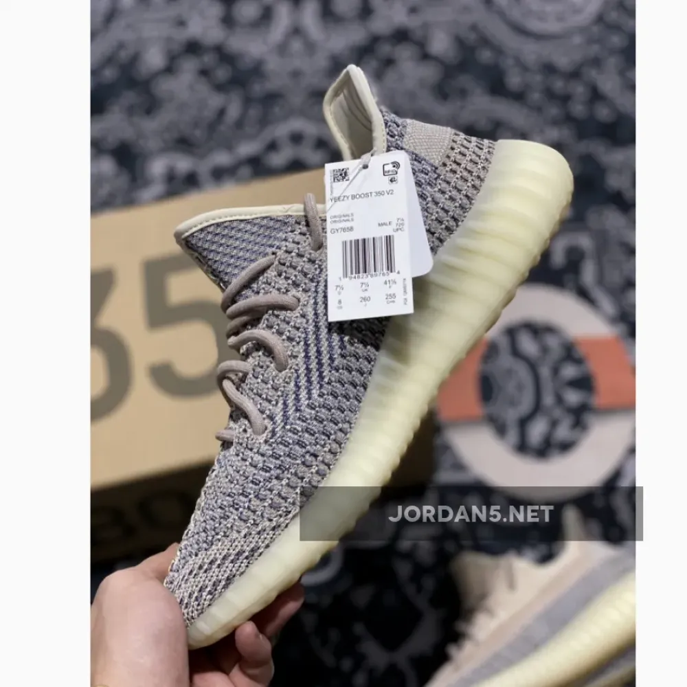 adidas Yeezy Boost 350 v2 “Ash Pearl”  GY7658