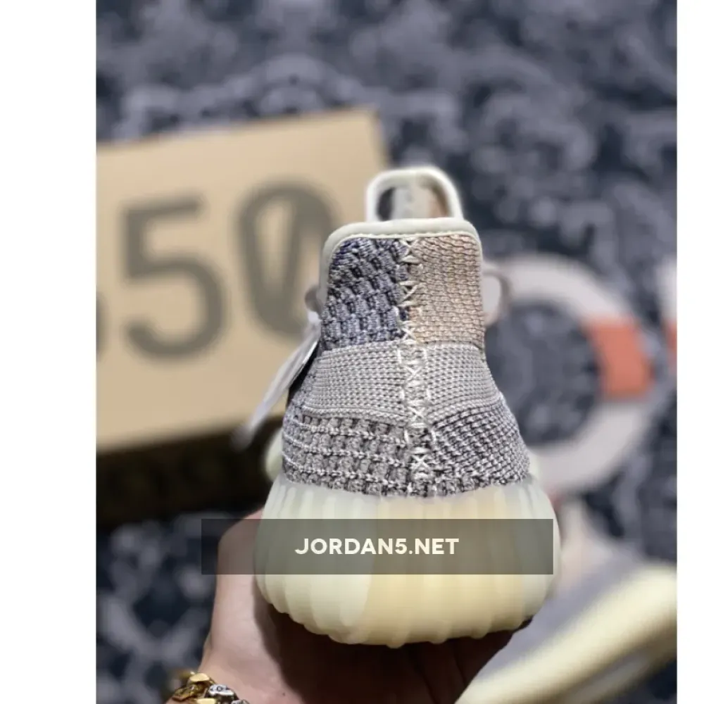 adidas Yeezy Boost 350 v2 “Ash Pearl”  GY7658