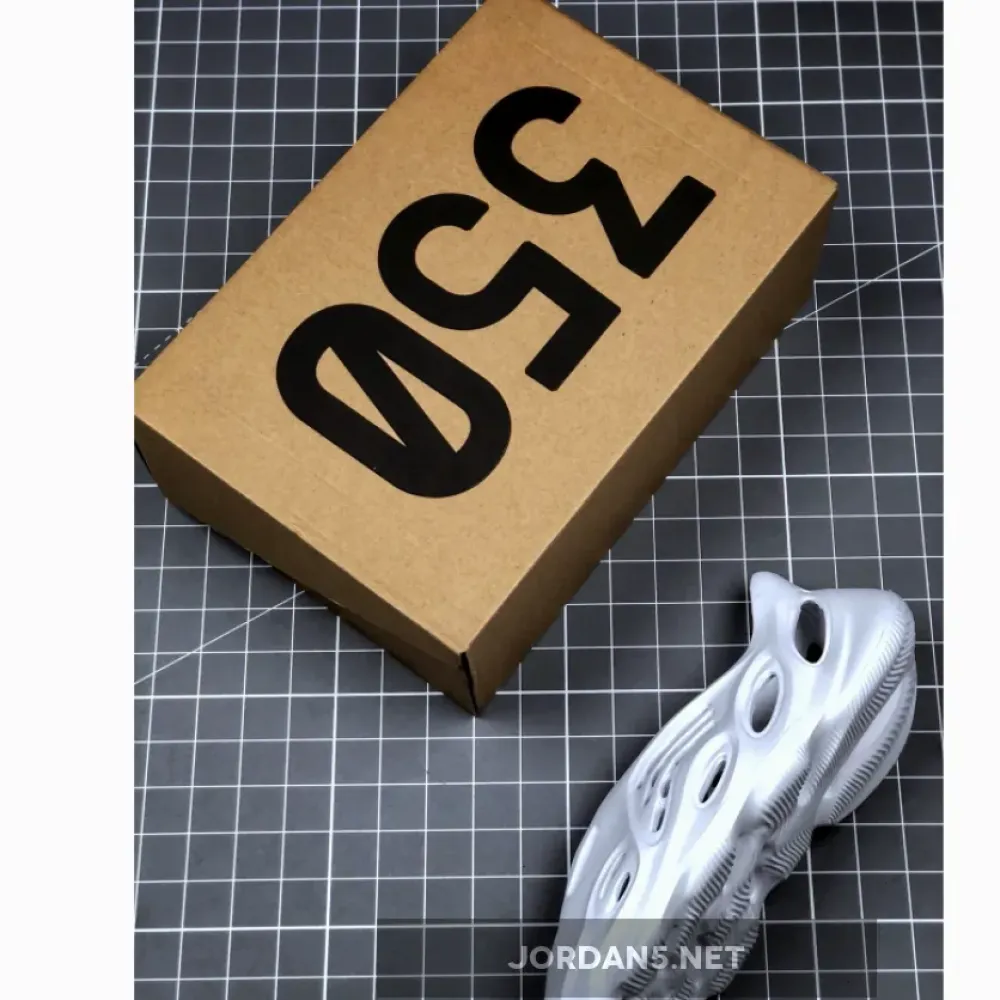 adidas Yeezy Foam Runner White 1680510088