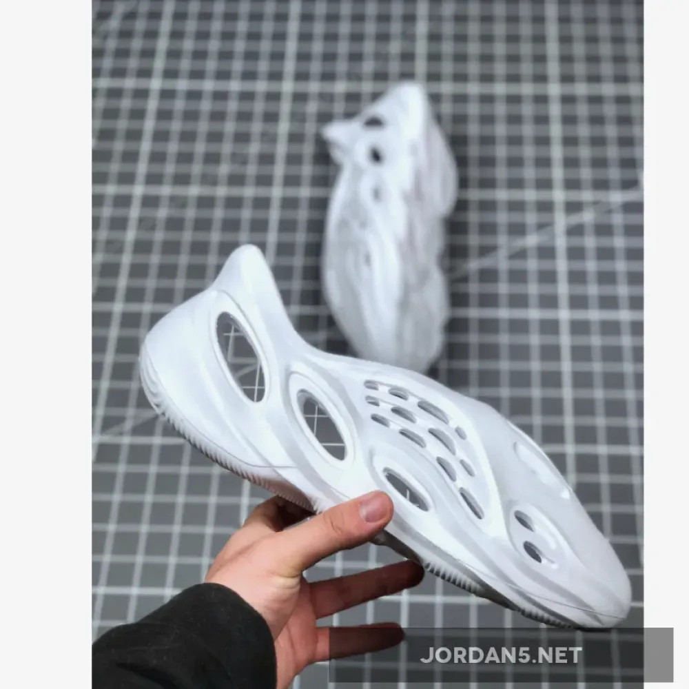 adidas Yeezy Foam Runner White 1680510088