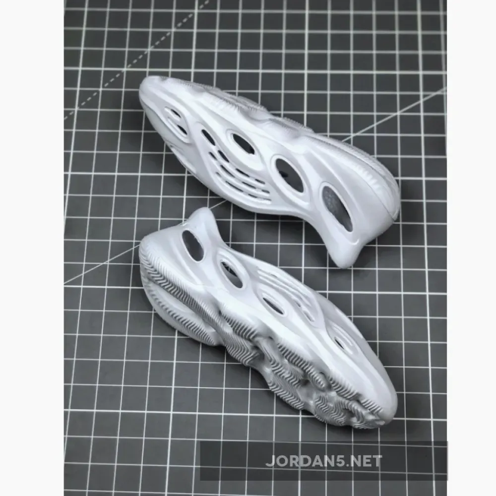 adidas Yeezy Foam Runner White 1680510088