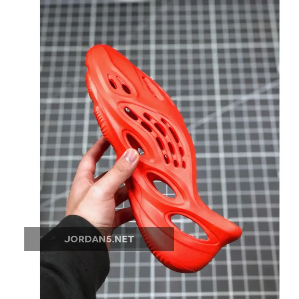 adidas Yeezy Foam Runner Red 1680510091