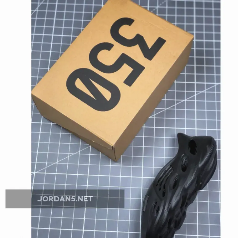 adidas Yeezy Foam Runner Black 1680510091