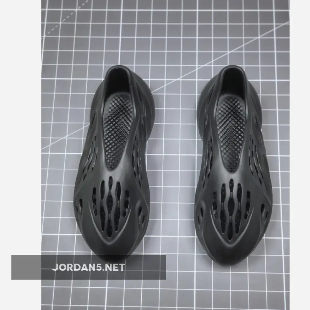 adidas Yeezy Foam Runner Black 1680510091