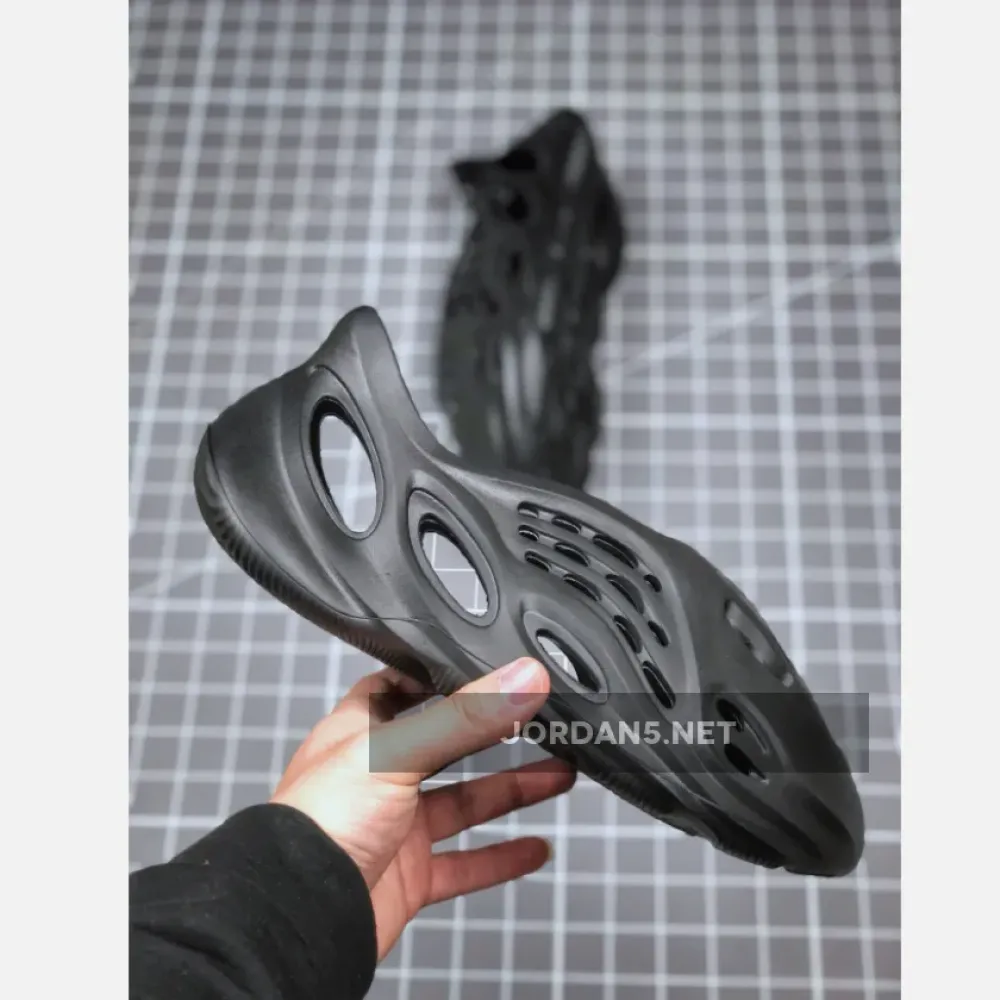 adidas Yeezy Foam Runner Black 1680510091