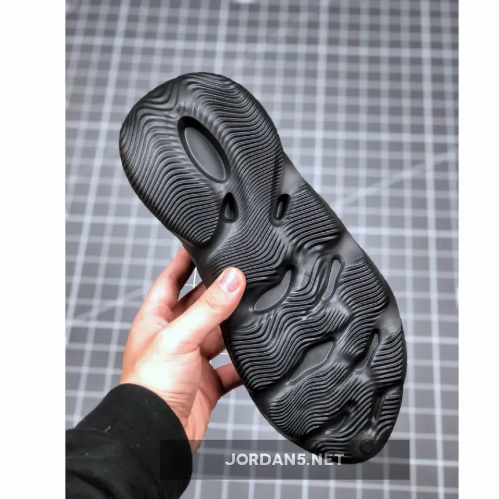 adidas Yeezy Foam Runner Black 1680510091