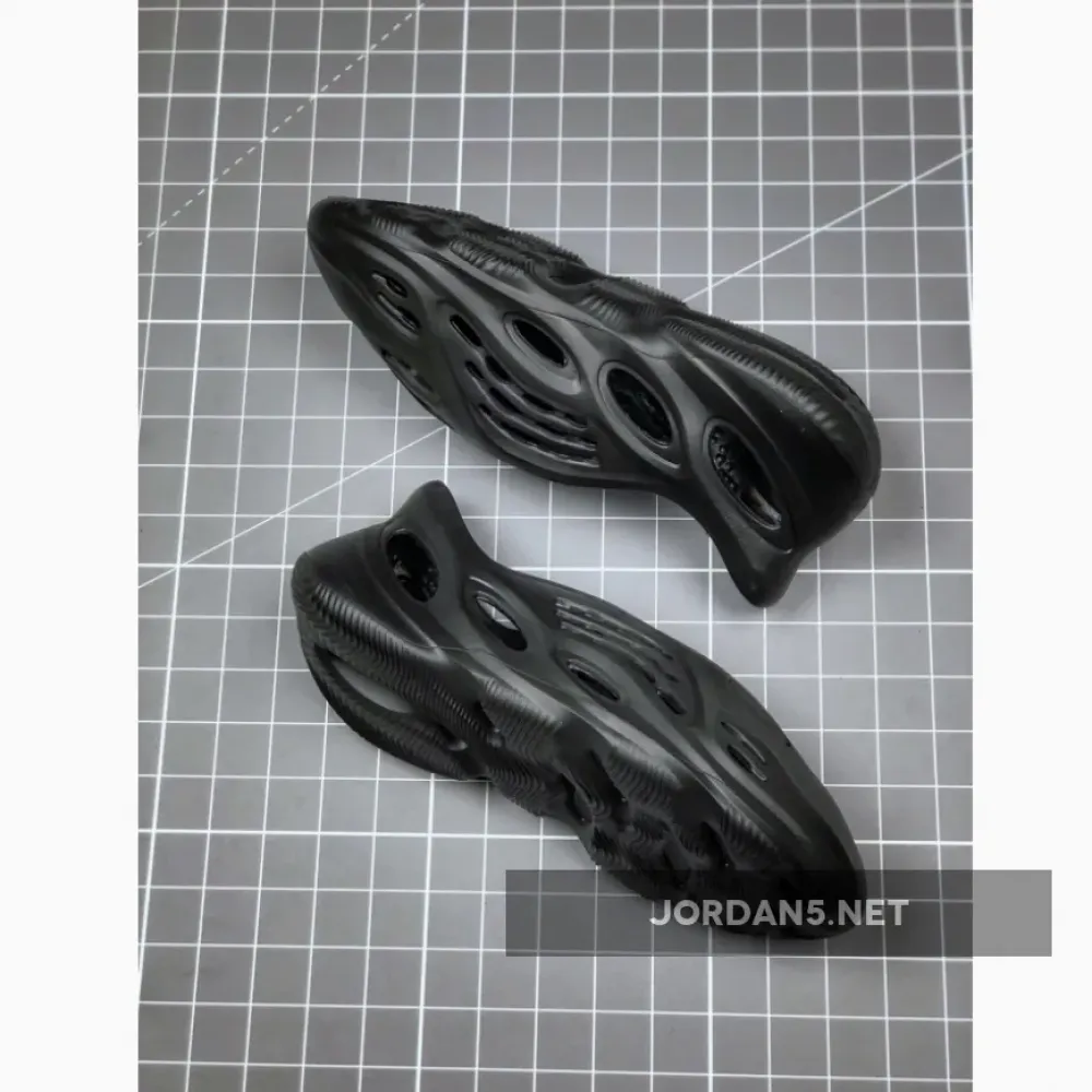 adidas Yeezy Foam Runner Black 1680510091