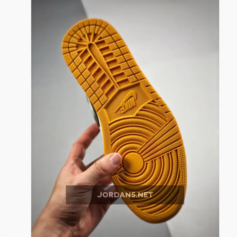 Air Jordan 1 High OG ‘Yellow Toe 2022’ Black/Taxi-White  555088-711