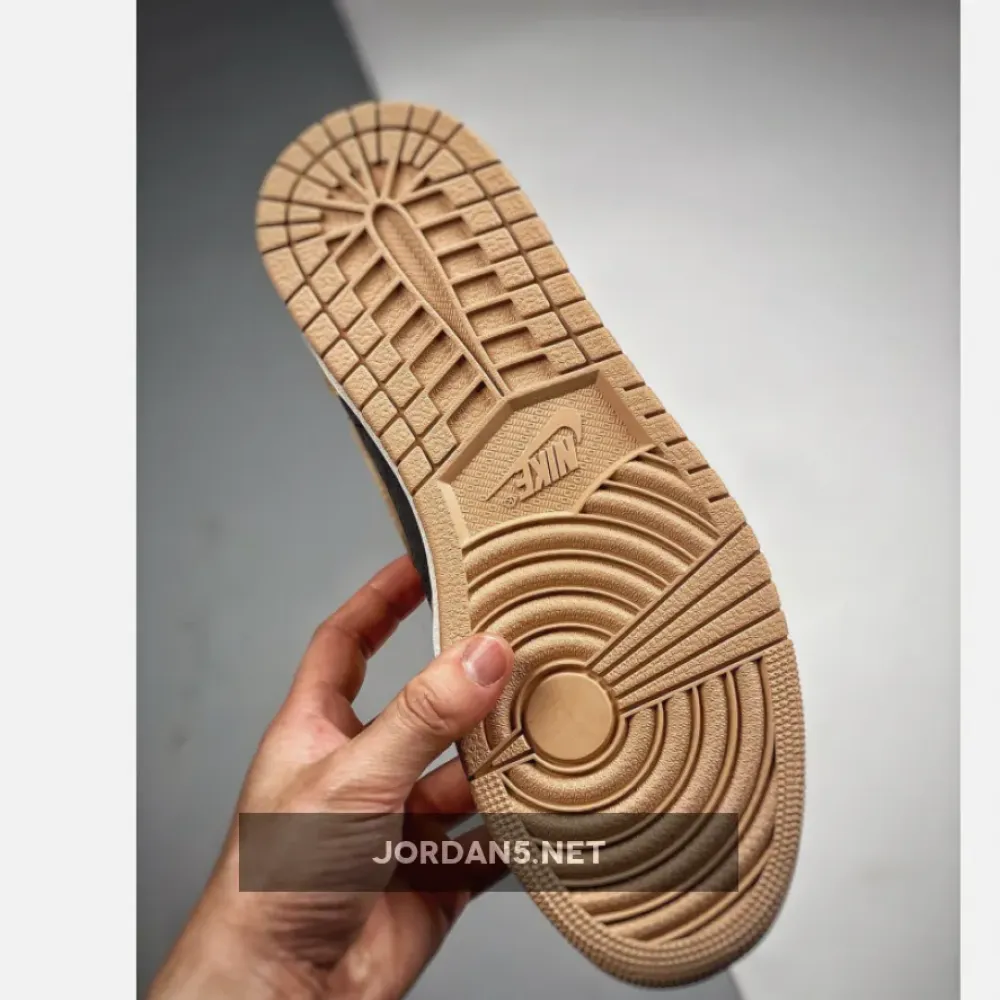 Air Jordan 1 Retro High OG “Heirloom” Vachetta Tan/Black/Sail  555088-202