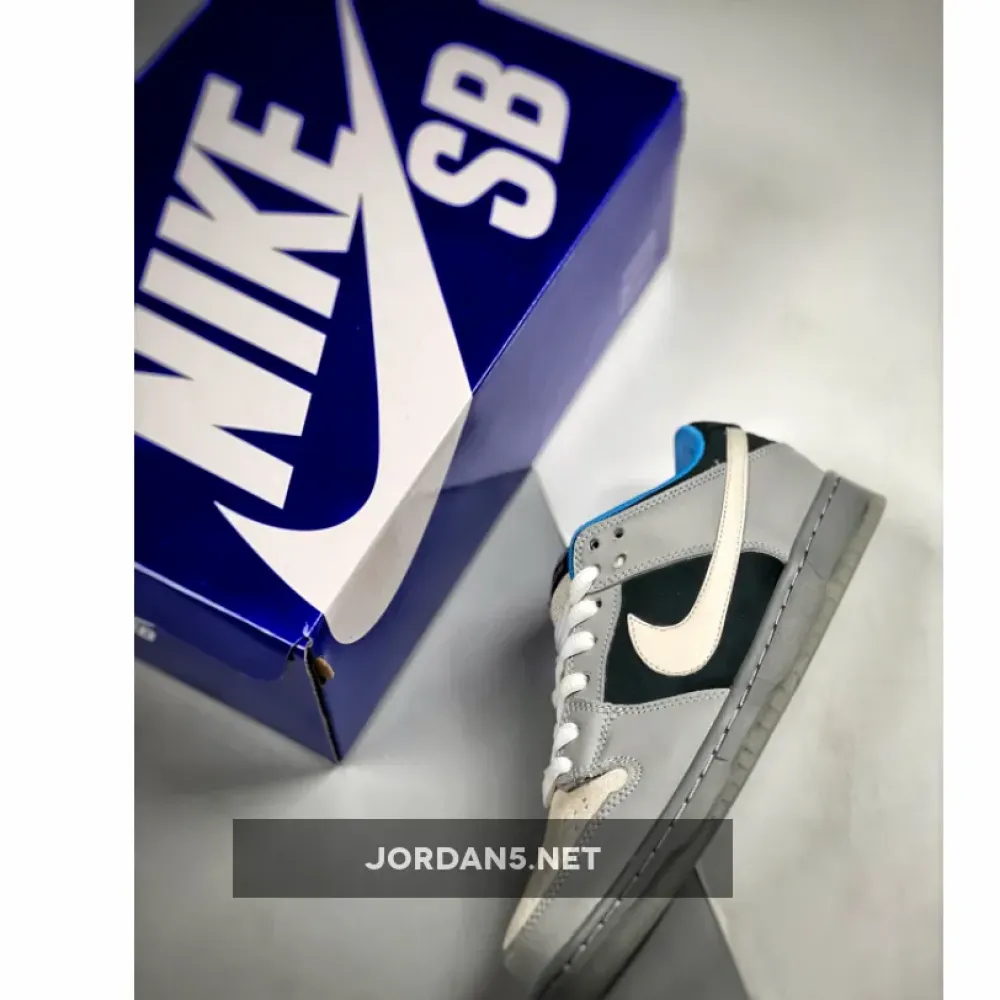 Premier x Nike SB Dunk Low Cool Grey/White-Wolf Grey-University Blue 313170-014