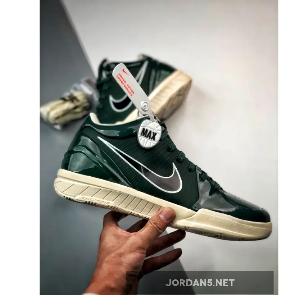 Undefeated x Nike Kobe 4 Protro “Bucks” Fir/Multi-Color  CQ3869-301