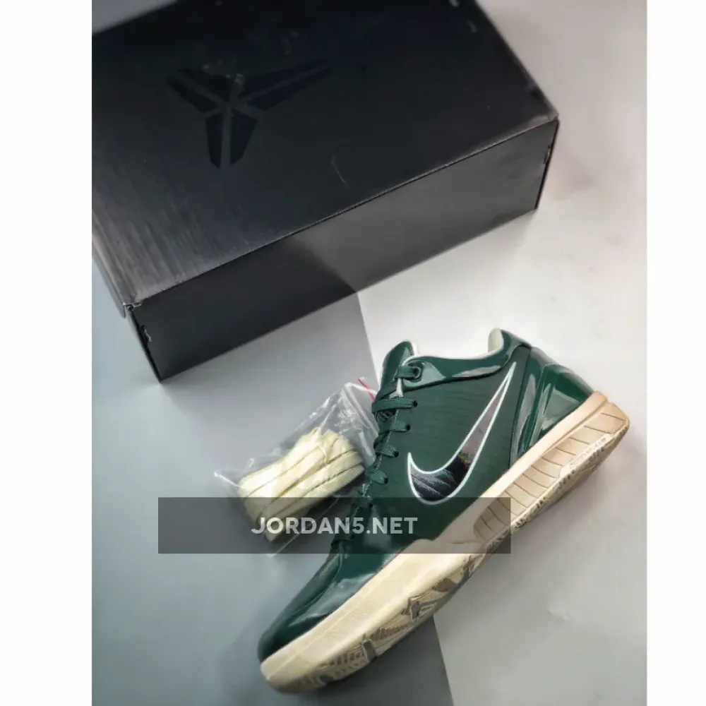 Undefeated x Nike Kobe 4 Protro “Bucks” Fir/Multi-Color  CQ3869-301