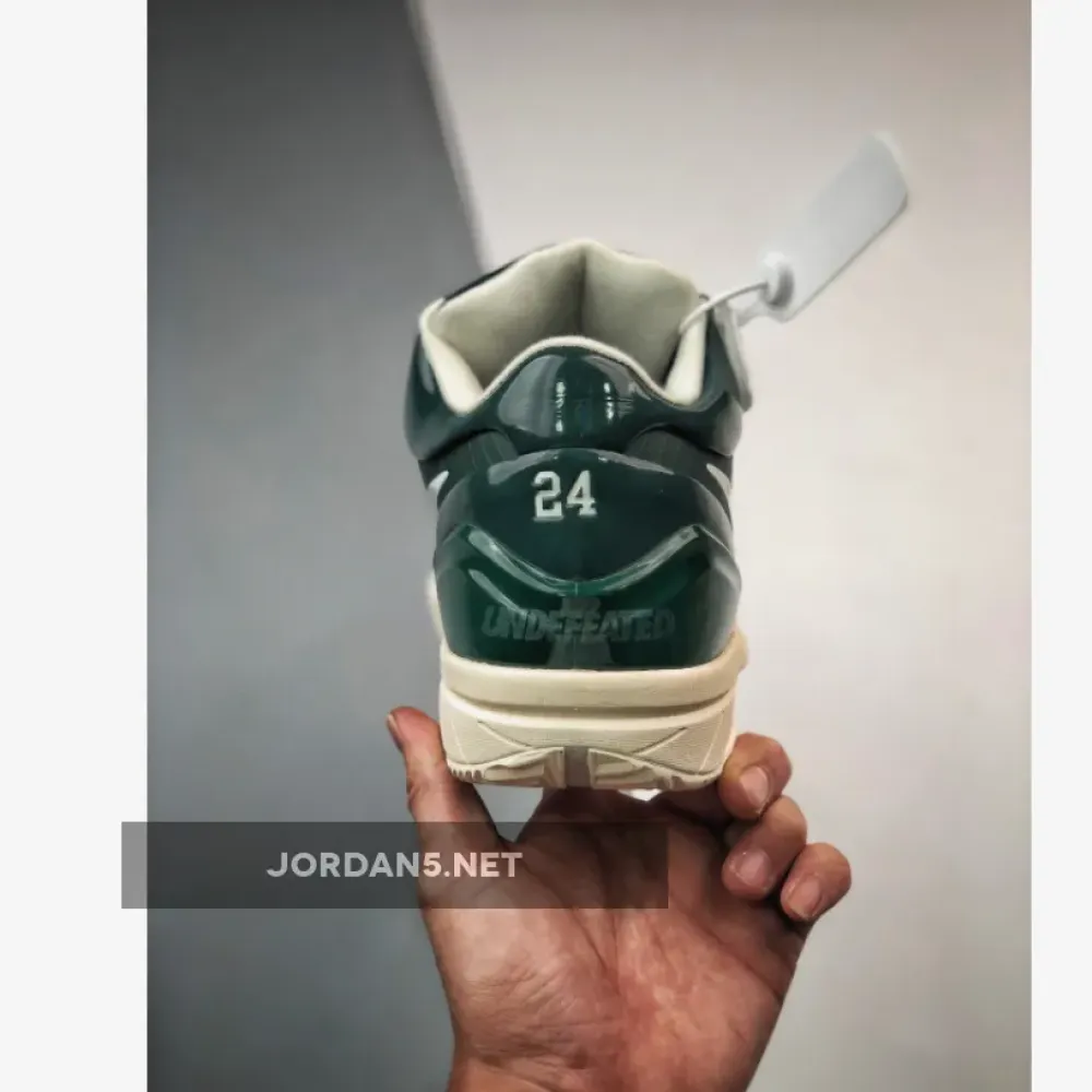 Undefeated x Nike Kobe 4 Protro “Bucks” Fir/Multi-Color  CQ3869-301
