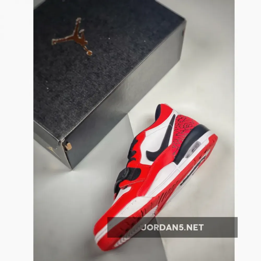 Jordan Legacy 312 Low “Chicago” White Red  CD7069-116