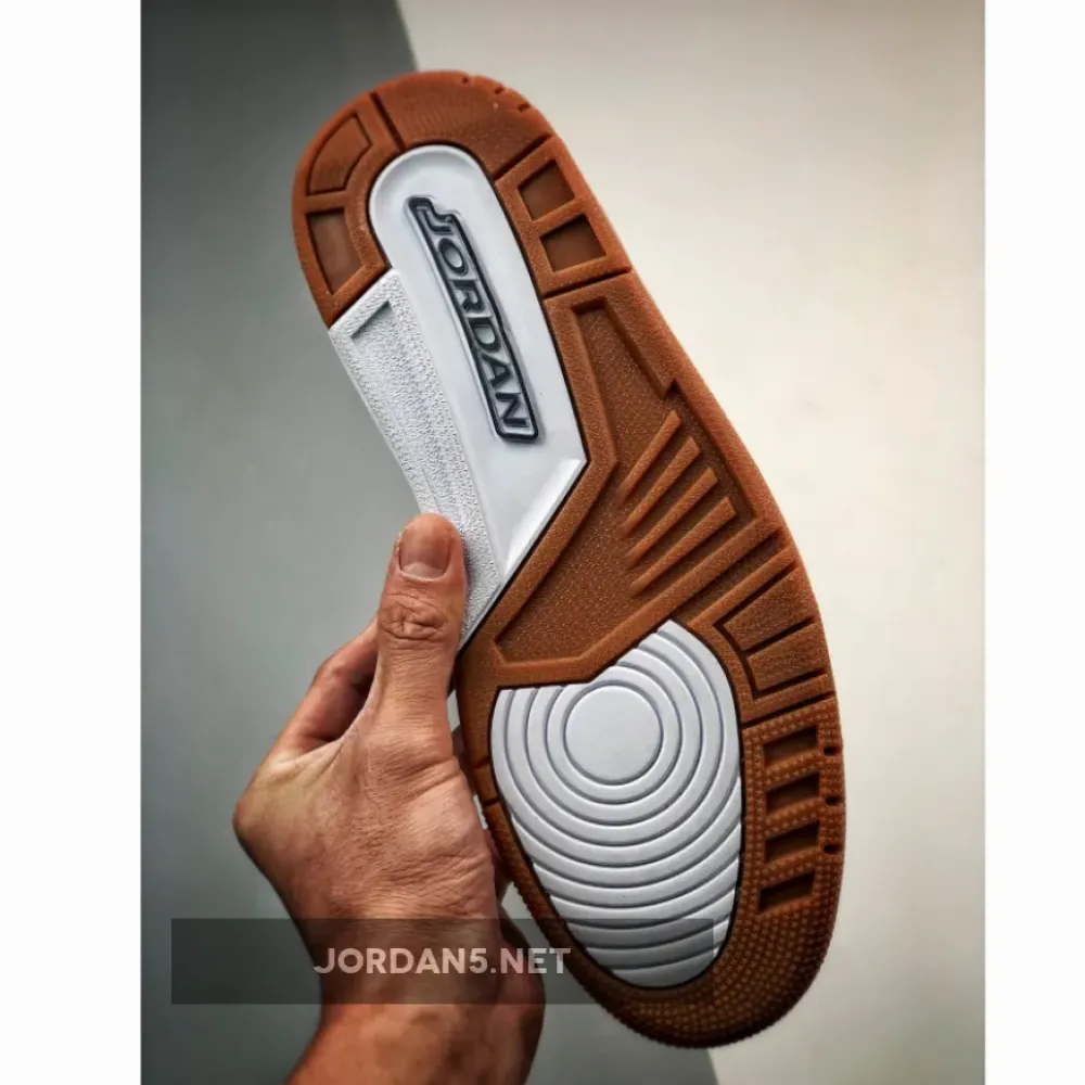 Air Jordan 3 Retro “Black White Gum”  441140-022