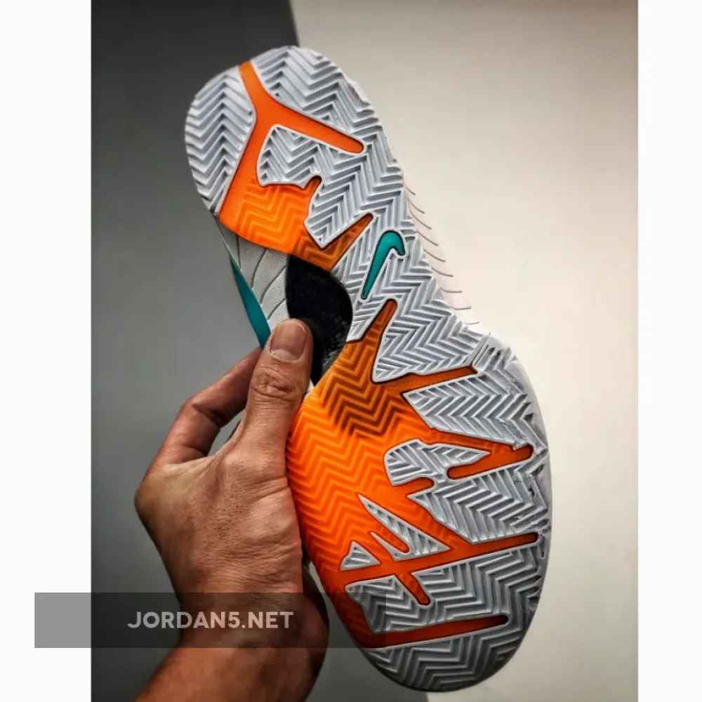 UNDEFEATED x Nike Kobe 4 Protro “Demar DeRozan” Teal/Mango-White CQ3869-300