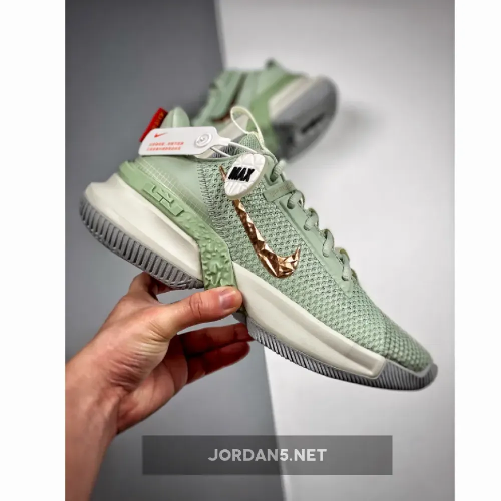 Nike LeBron Ambassador 13 “Empire Jade”  CQ9329-300