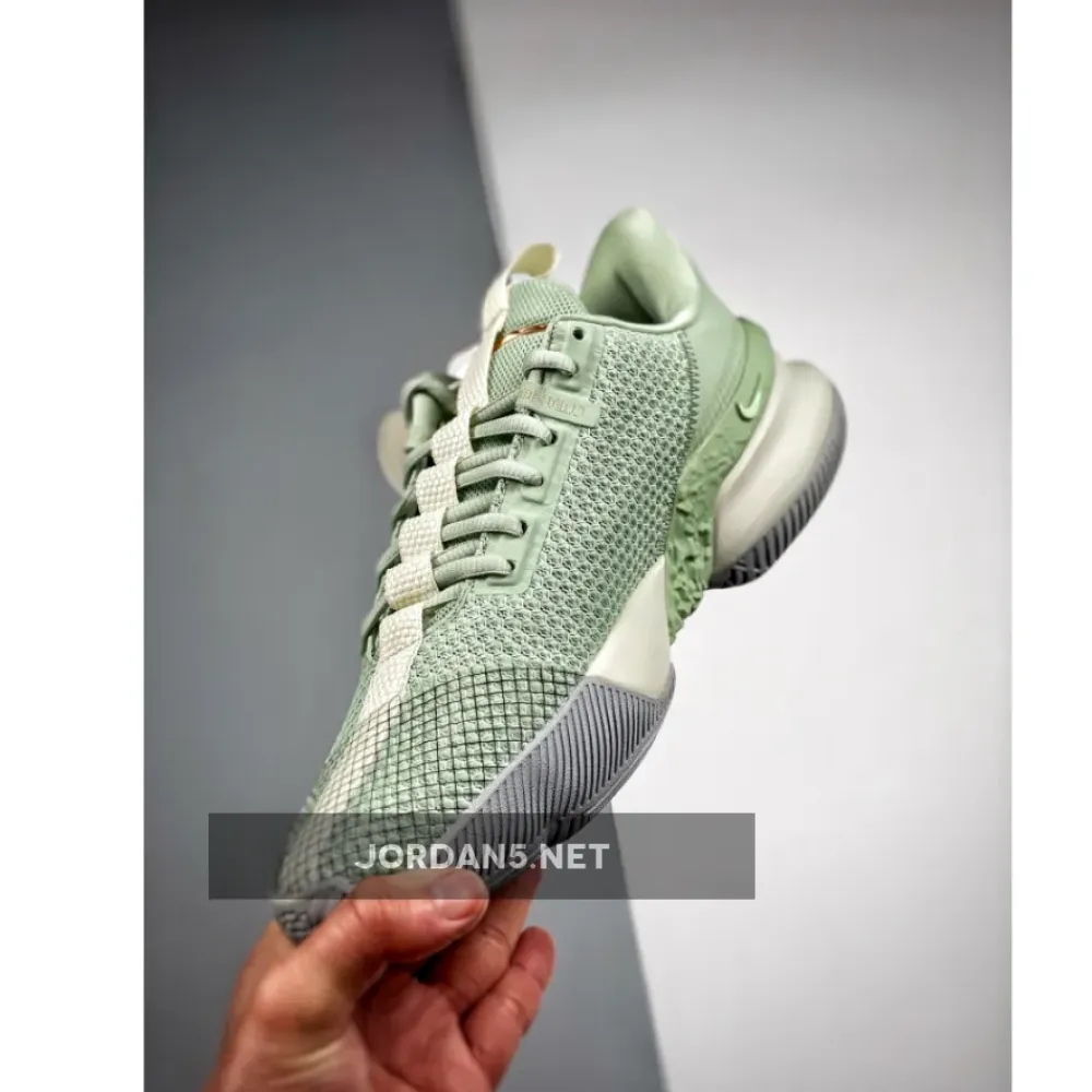 Nike LeBron Ambassador 13 “Empire Jade”  CQ9329-300