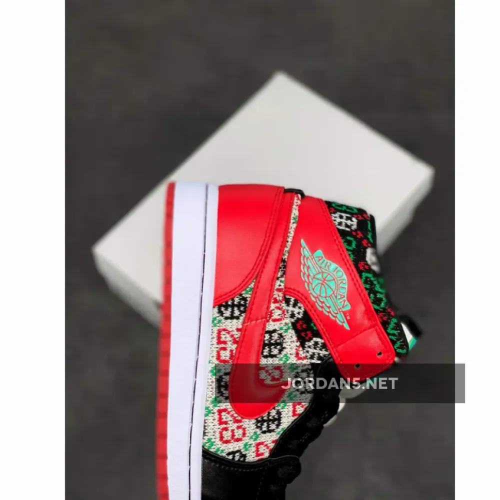Air Jordan 1 Mid “Christmas Sweater” White/Black-Roma Green-University Red DM1208-150